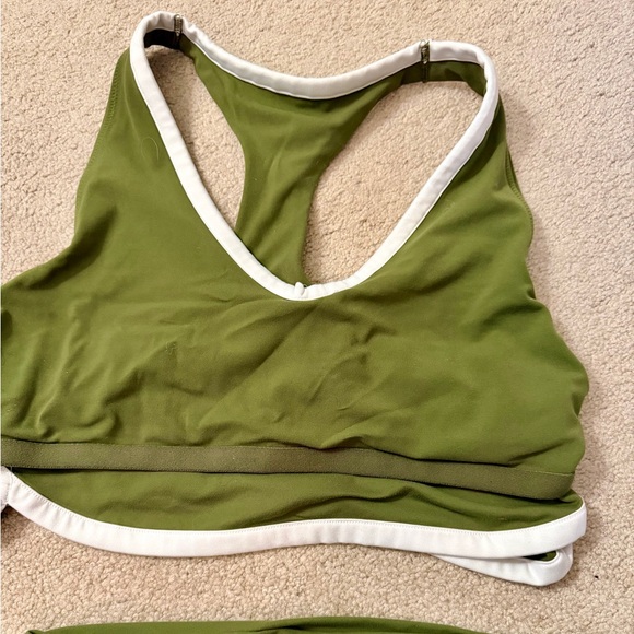 Aerie Olive Green Leggings and Sports Bra - Picture 7 of 13